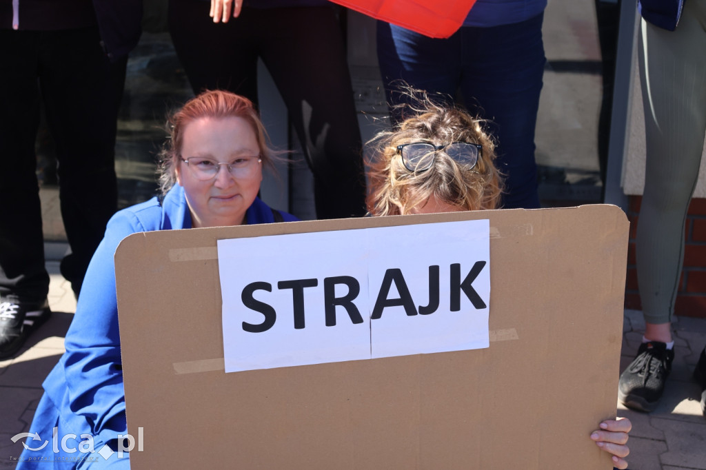 Traktują nas jak roboty. Strajk w Dino