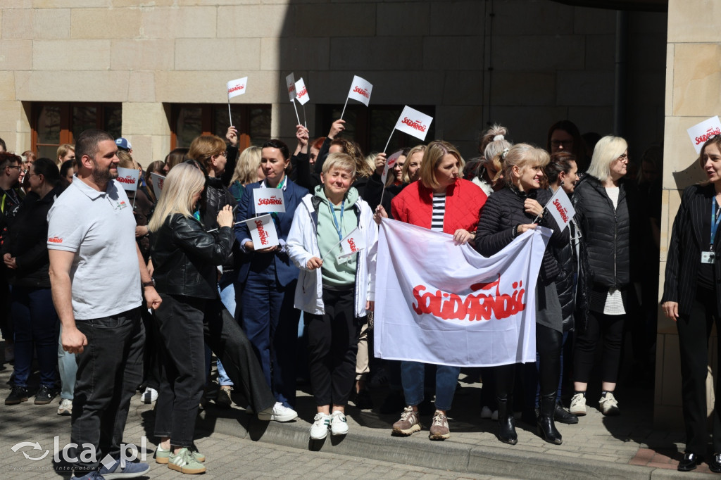 Protest przed legnickim ZUSem!