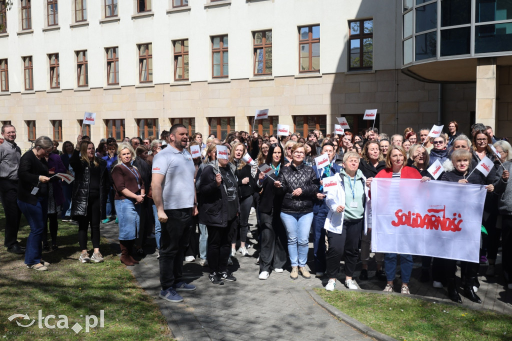 Protest przed legnickim ZUSem!