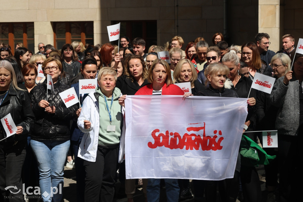 Protest przed legnickim ZUSem!