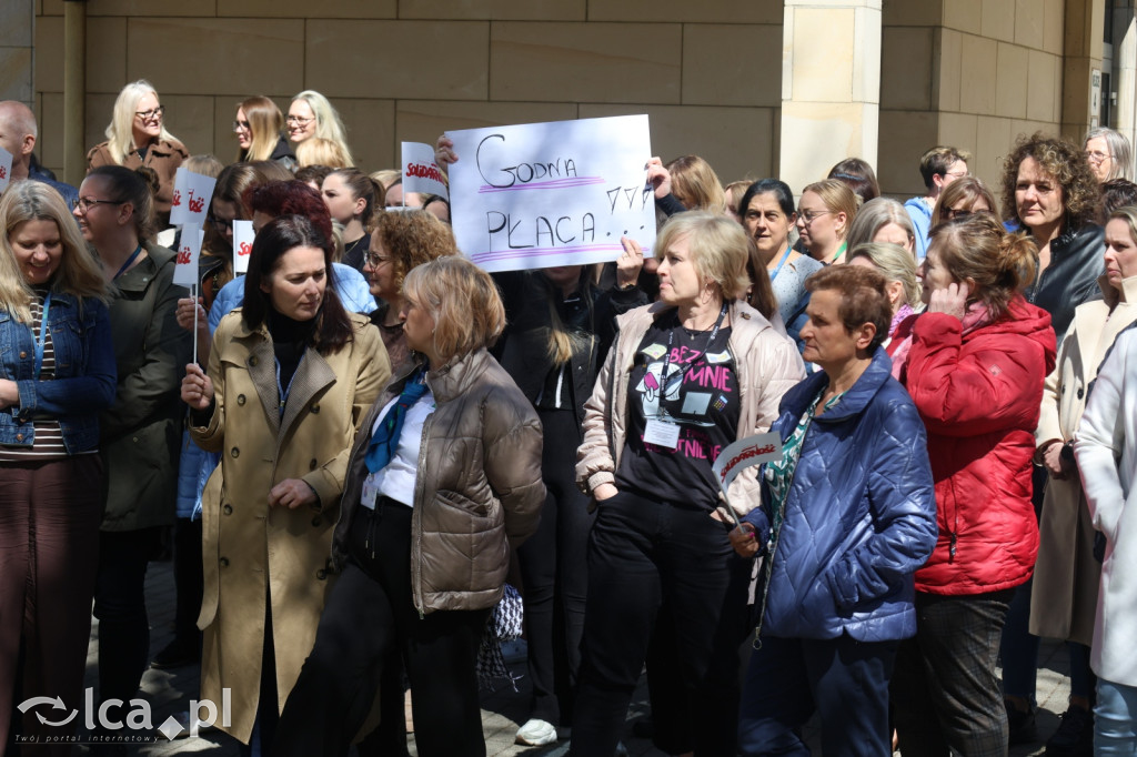Protest przed legnickim ZUSem!