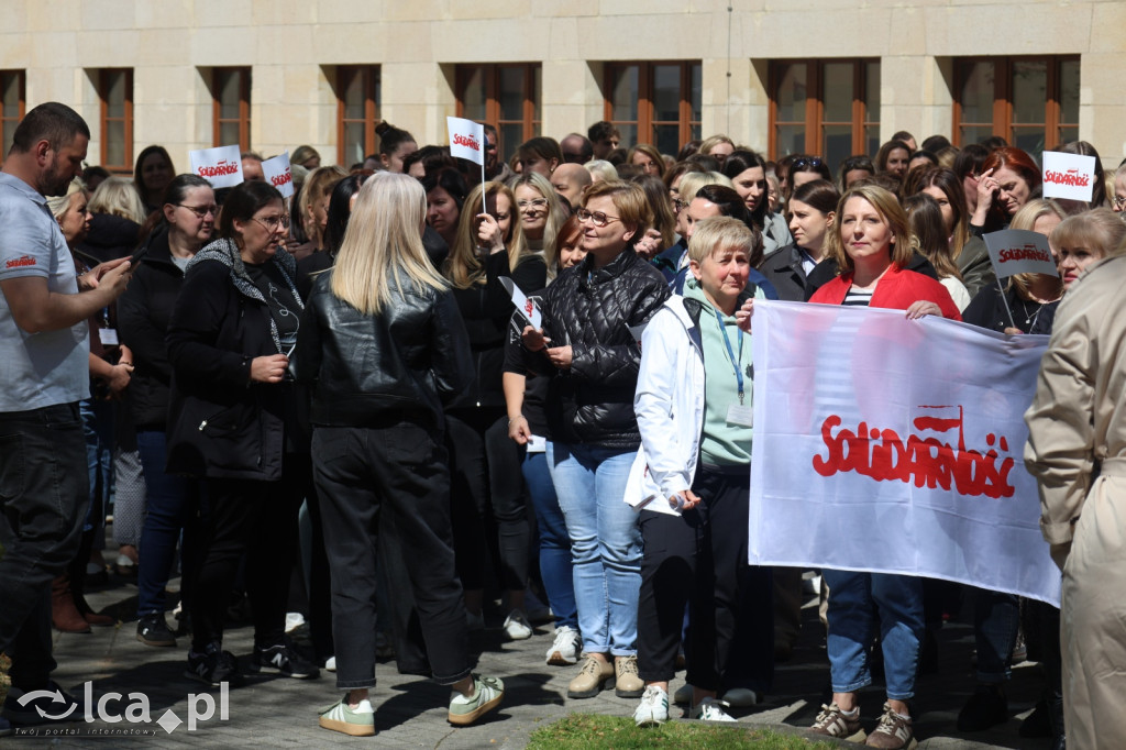 Protest przed legnickim ZUSem!
