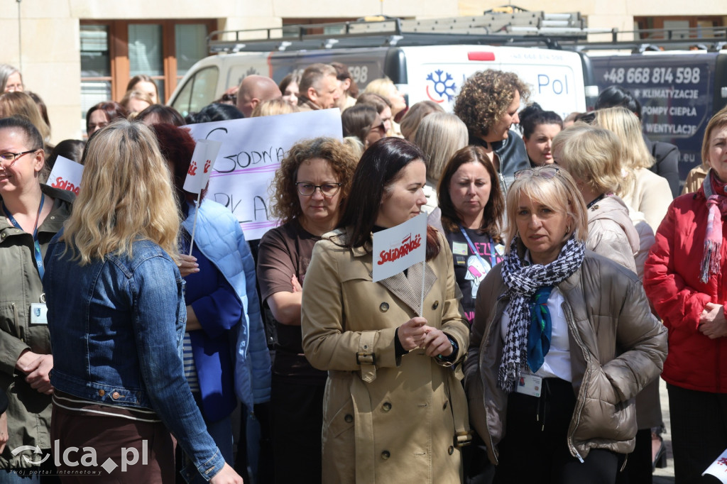 Protest przed legnickim ZUSem!