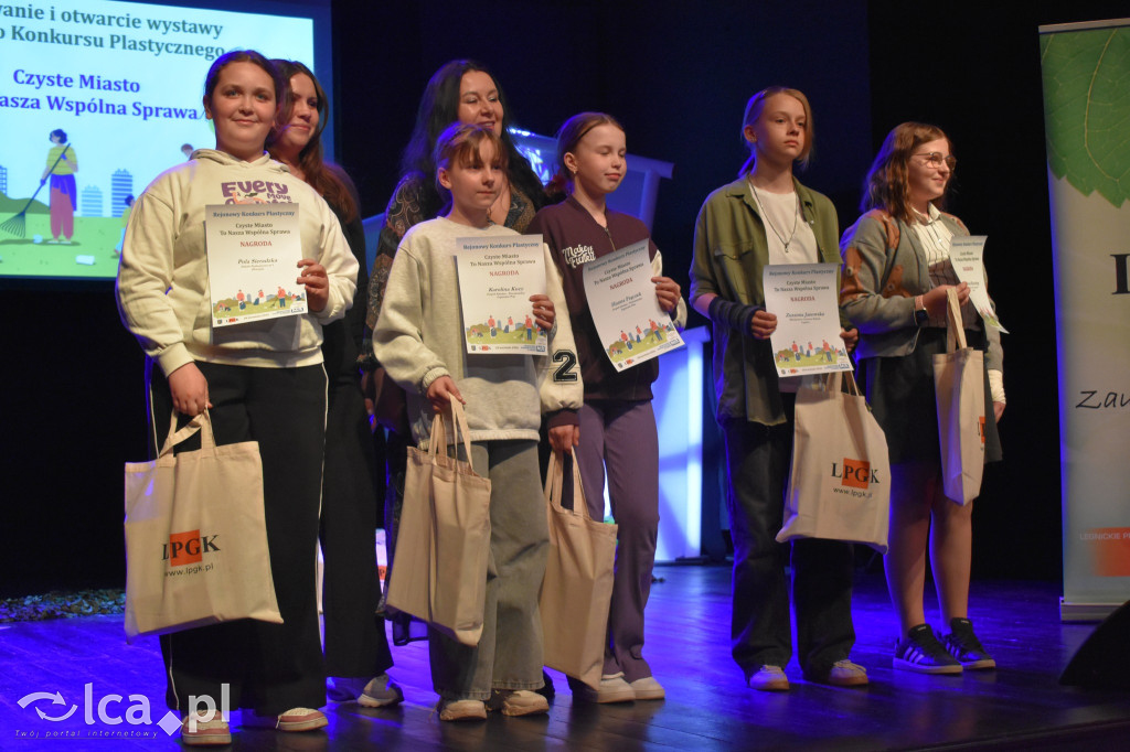 Ponad 300 wizji czystego świata!