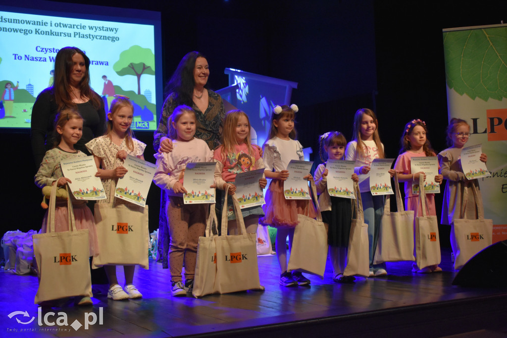 Ponad 300 wizji czystego świata!