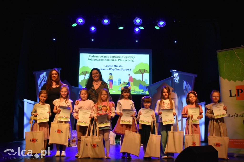 Ponad 300 wizji czystego świata!