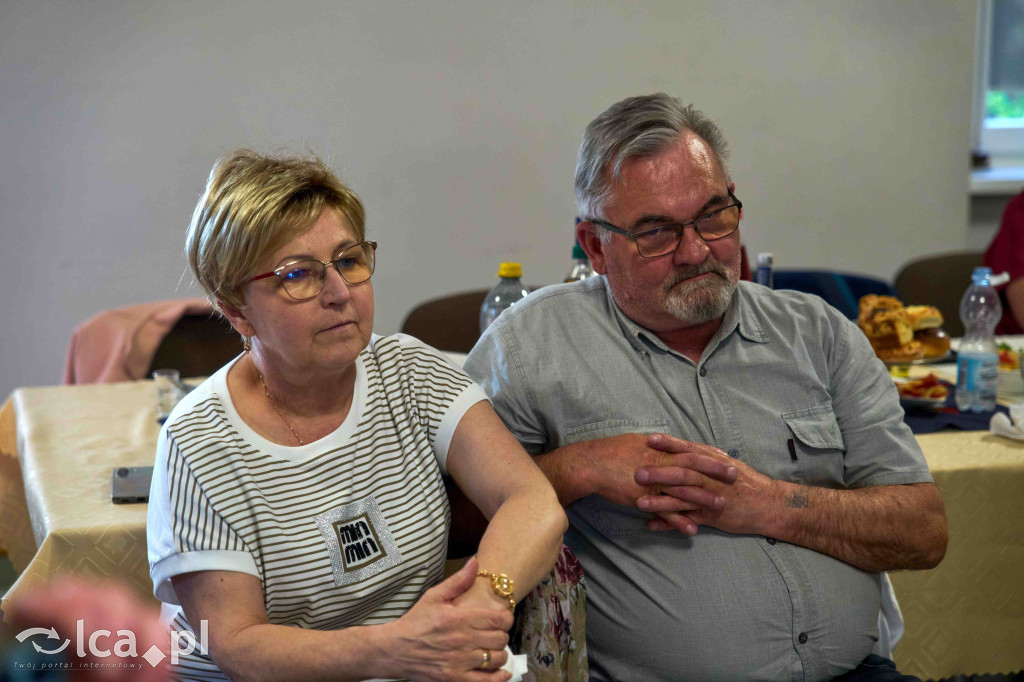 SAMOTNOŚĆ odchodzi w odstawkę