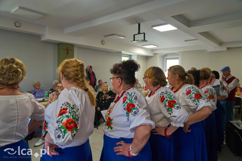 SAMOTNOŚĆ odchodzi w odstawkę