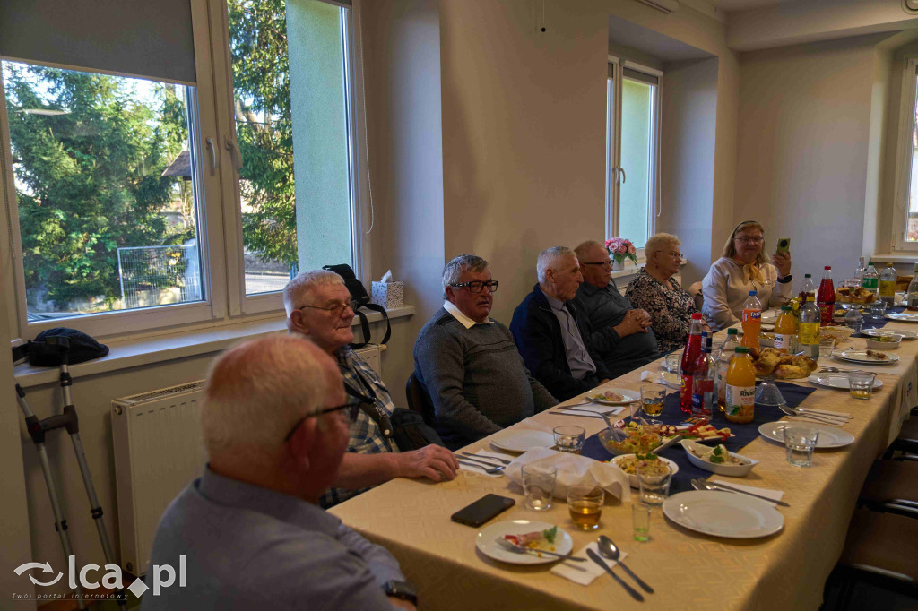 SAMOTNOŚĆ odchodzi w odstawkę