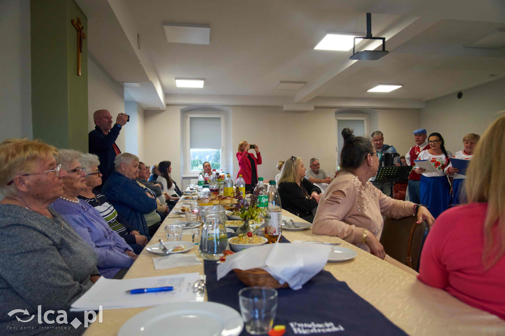 SAMOTNOŚĆ odchodzi w odstawkę