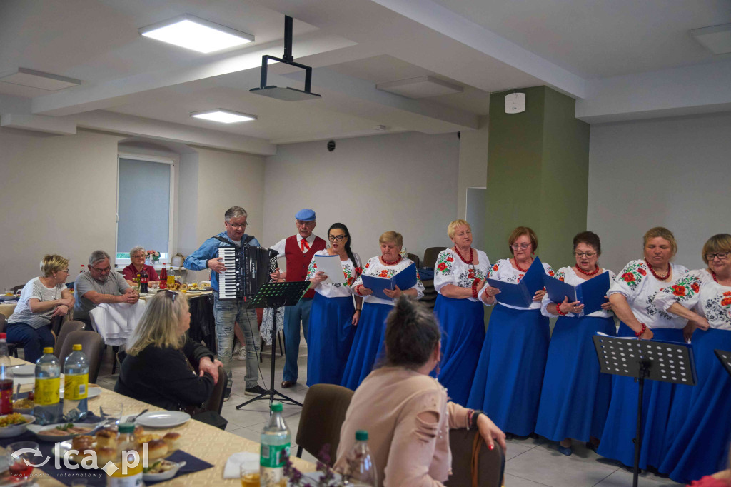 SAMOTNOŚĆ odchodzi w odstawkę