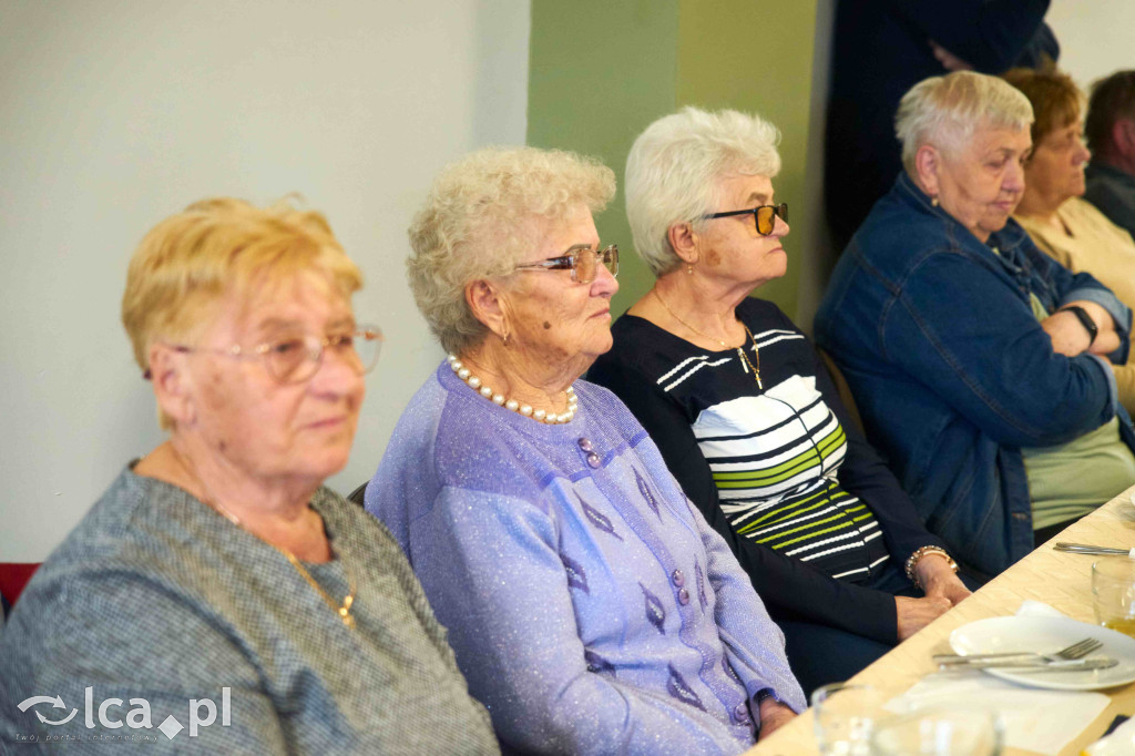 SAMOTNOŚĆ odchodzi w odstawkę