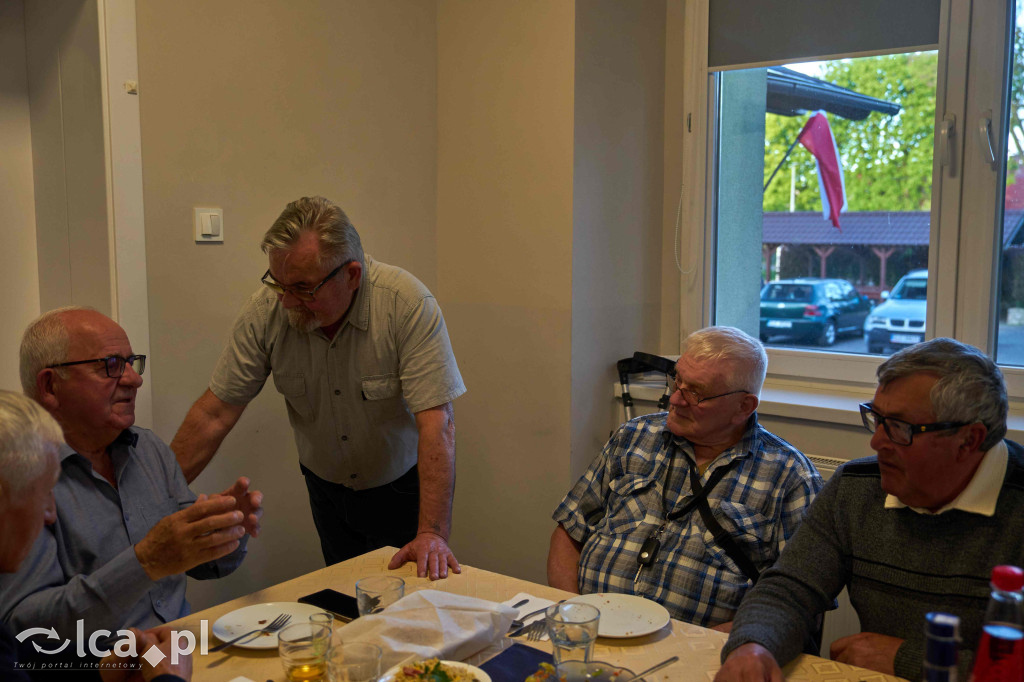 SAMOTNOŚĆ odchodzi w odstawkę