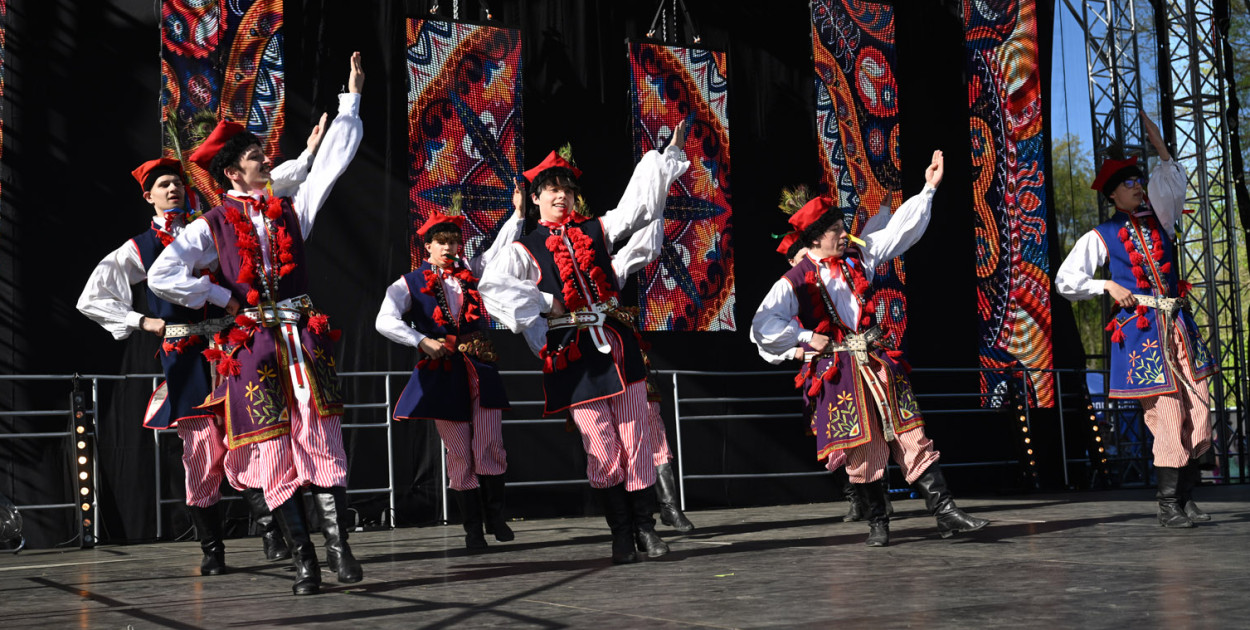 Majówka w rytmie barwnego folkloru