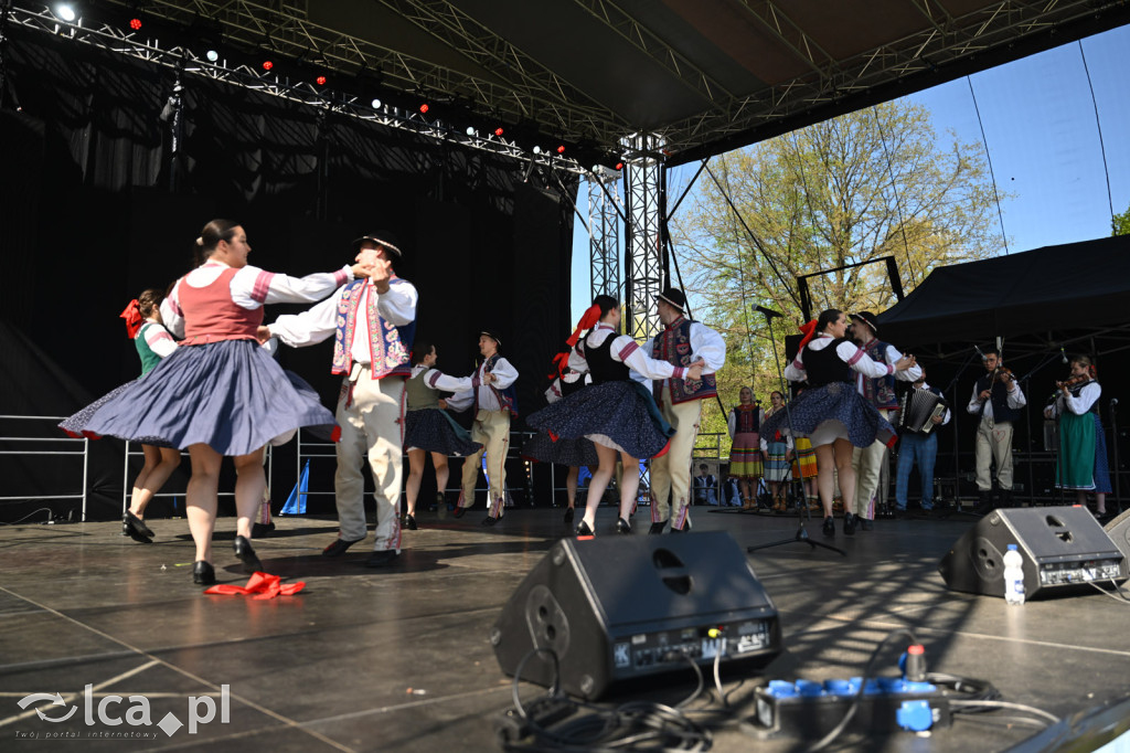 Majówka w rytmie barwnego folkloru