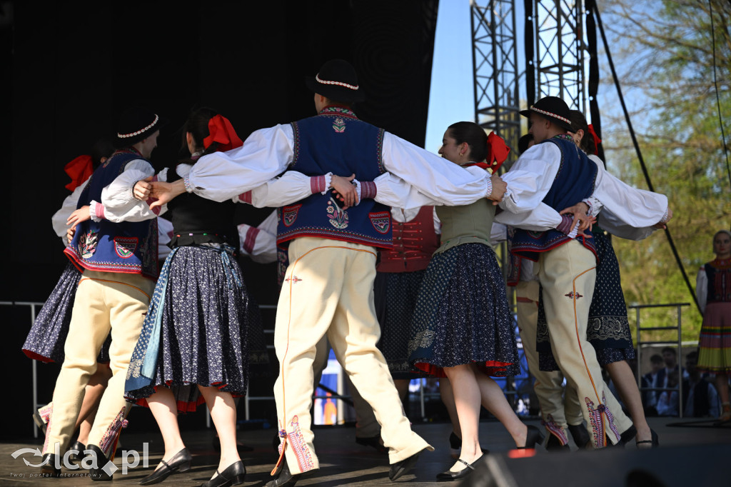 Majówka w rytmie barwnego folkloru