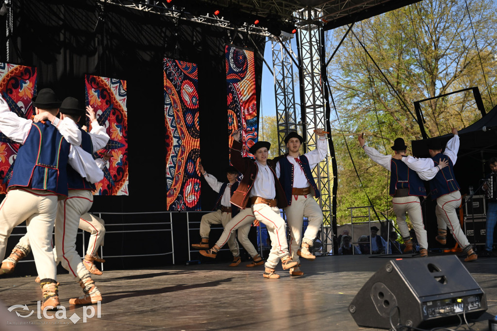 Majówka w rytmie barwnego folkloru