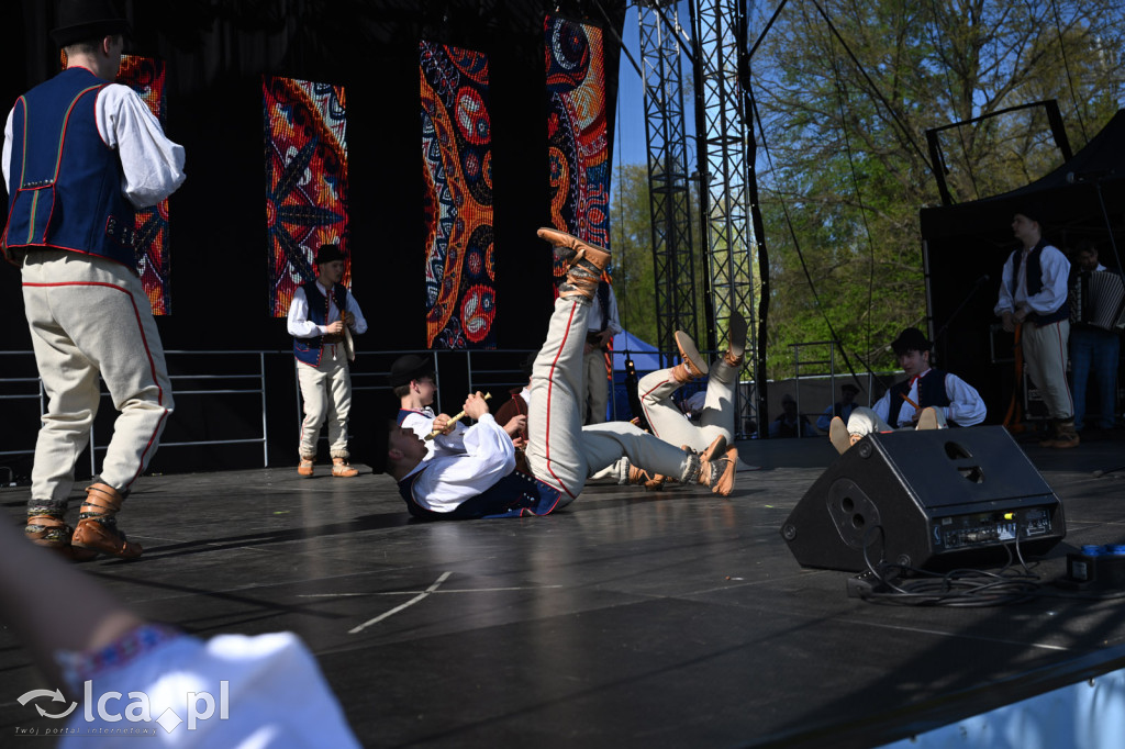 Majówka w rytmie barwnego folkloru