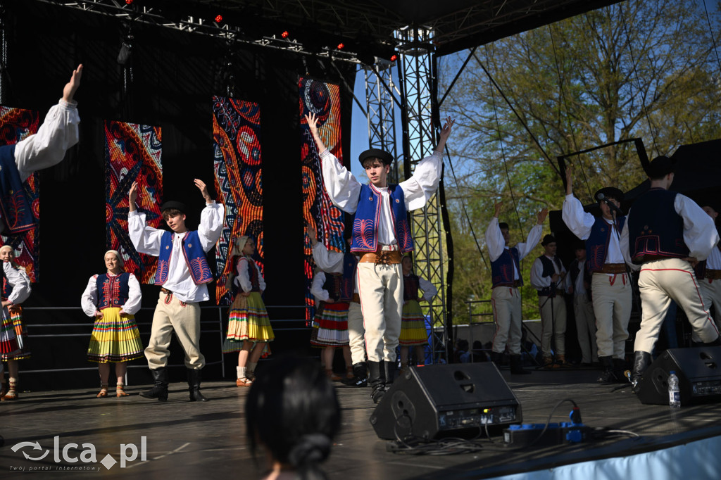 Majówka w rytmie barwnego folkloru