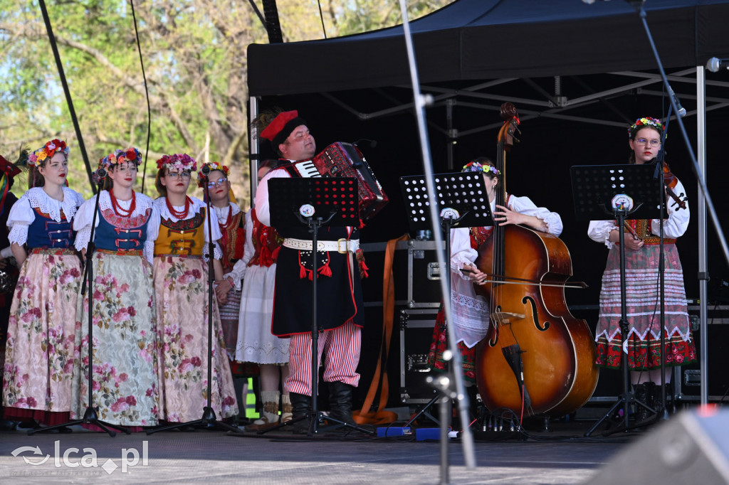 Majówka w rytmie barwnego folkloru