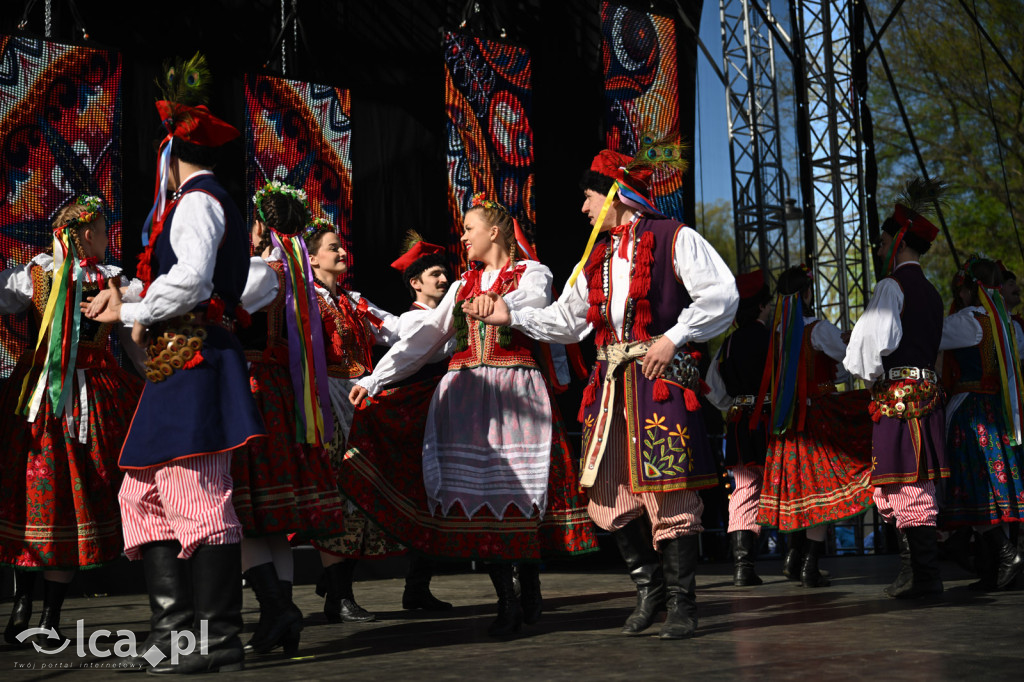 Majówka w rytmie barwnego folkloru