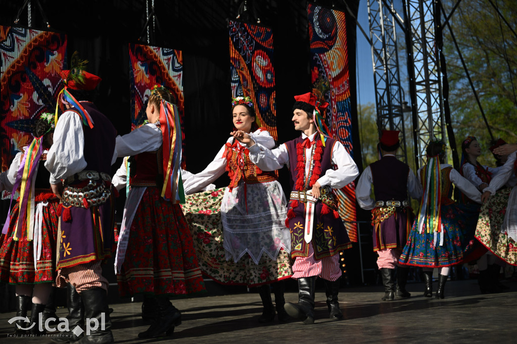 Majówka w rytmie barwnego folkloru