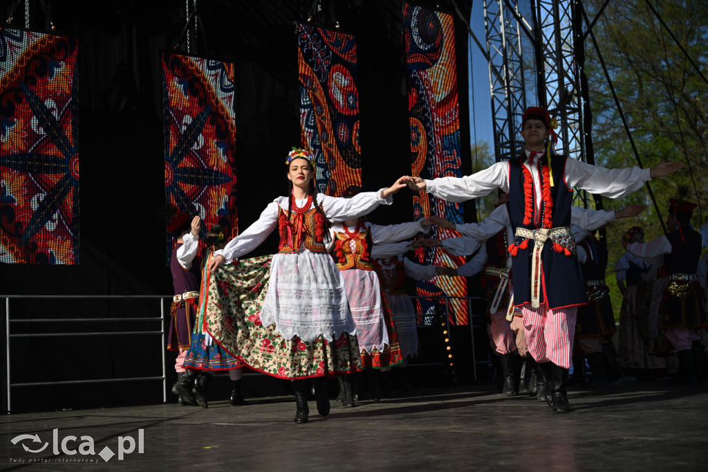 Majówka w rytmie barwnego folkloru