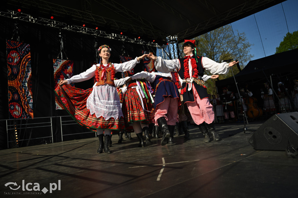 Majówka w rytmie barwnego folkloru