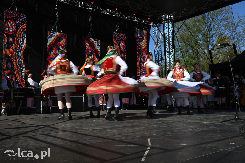 Majówka w rytmie barwnego folkloru