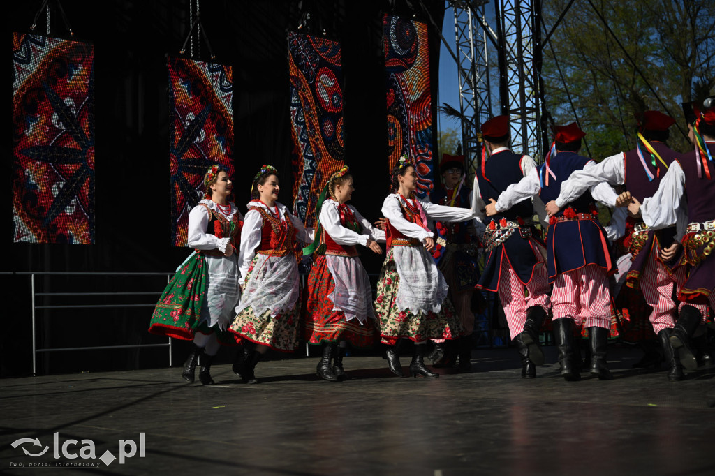 Majówka w rytmie barwnego folkloru