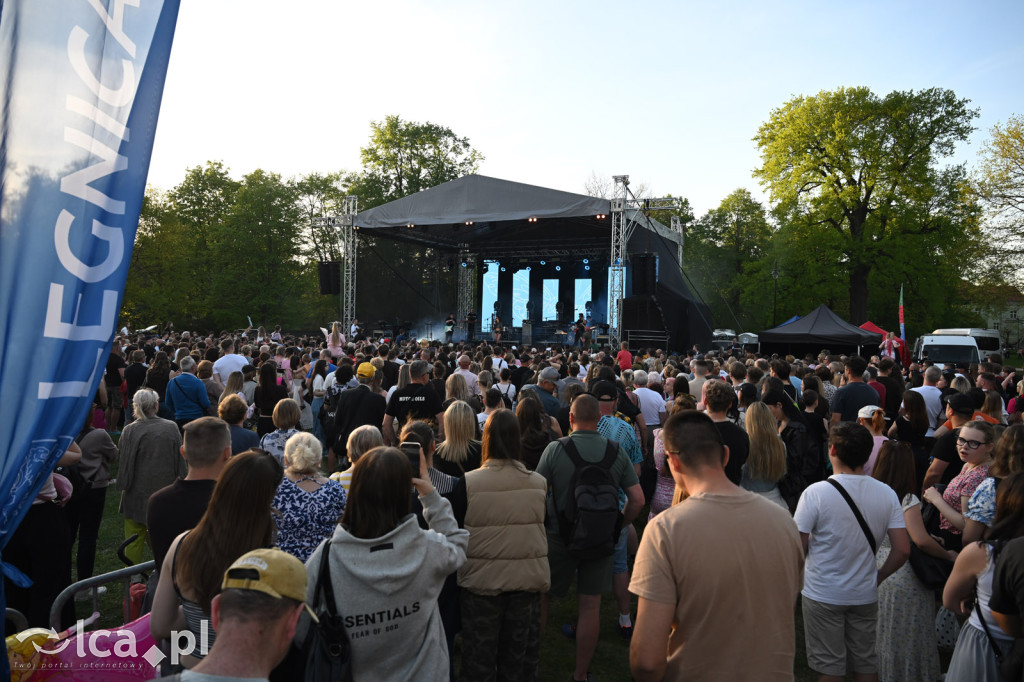 Moodglass i The Wonderland na początek