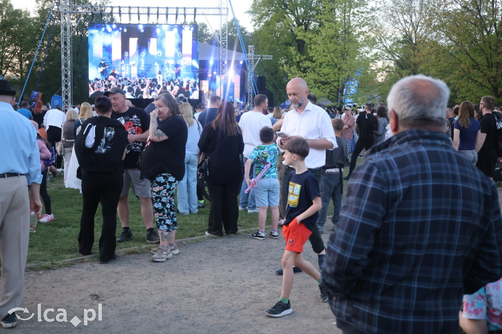 Moodglass i The Wonderland na początek