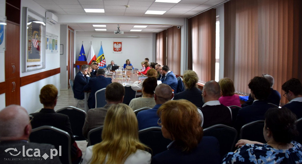 Sesja rady powiatu z pakietem uchwał