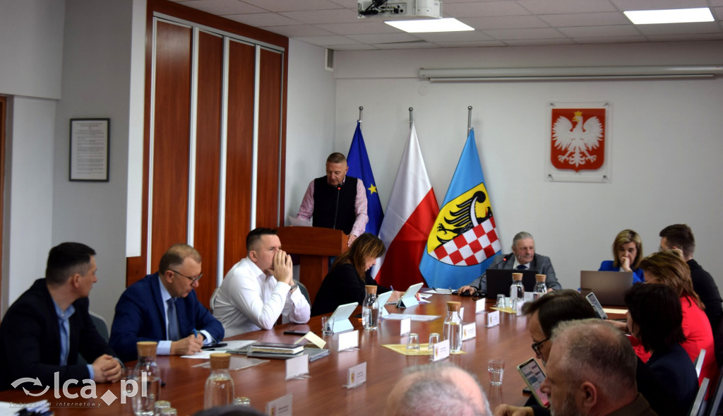 Sesja rady powiatu z pakietem uchwał