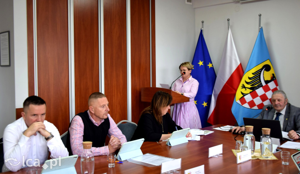 Sesja rady powiatu z pakietem uchwał