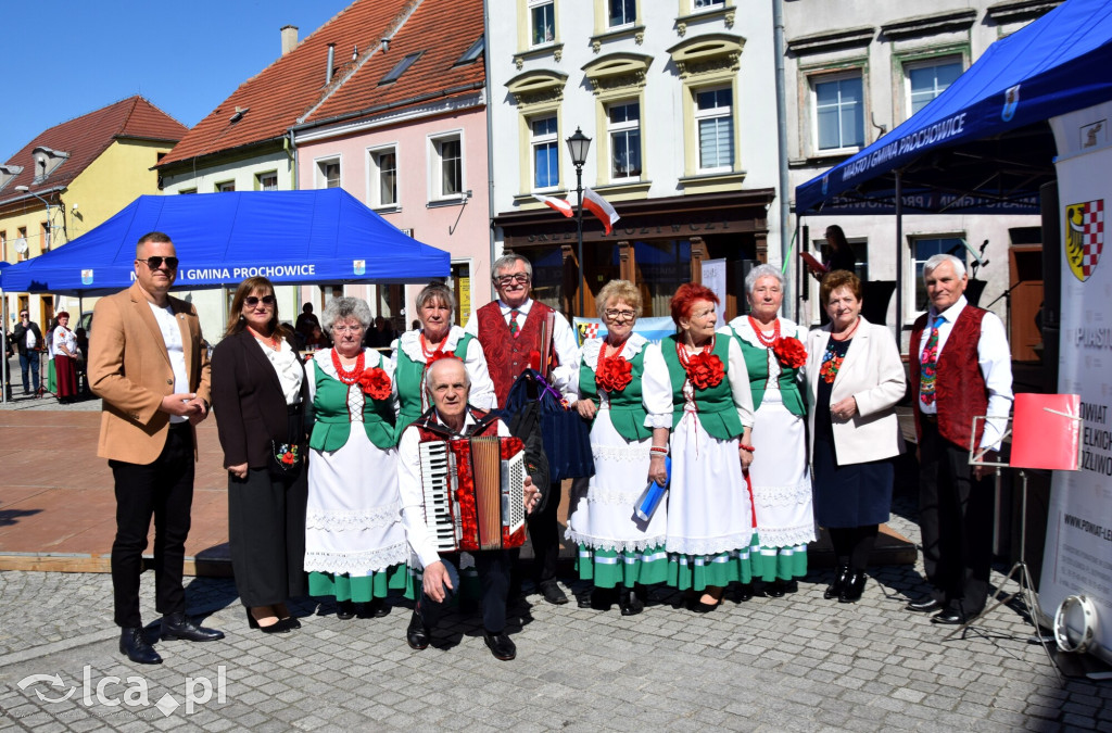 Folklor i tradycja spotkały się w Prochowicach
