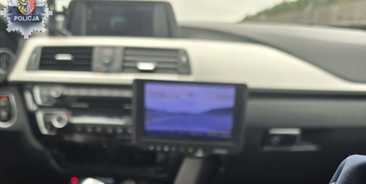 Sypnęło mandatami na trasie S3