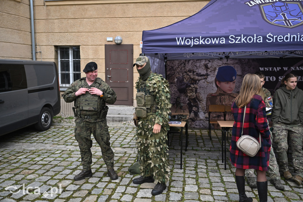 Wojskowy piknik u Zawiszy Czarnego