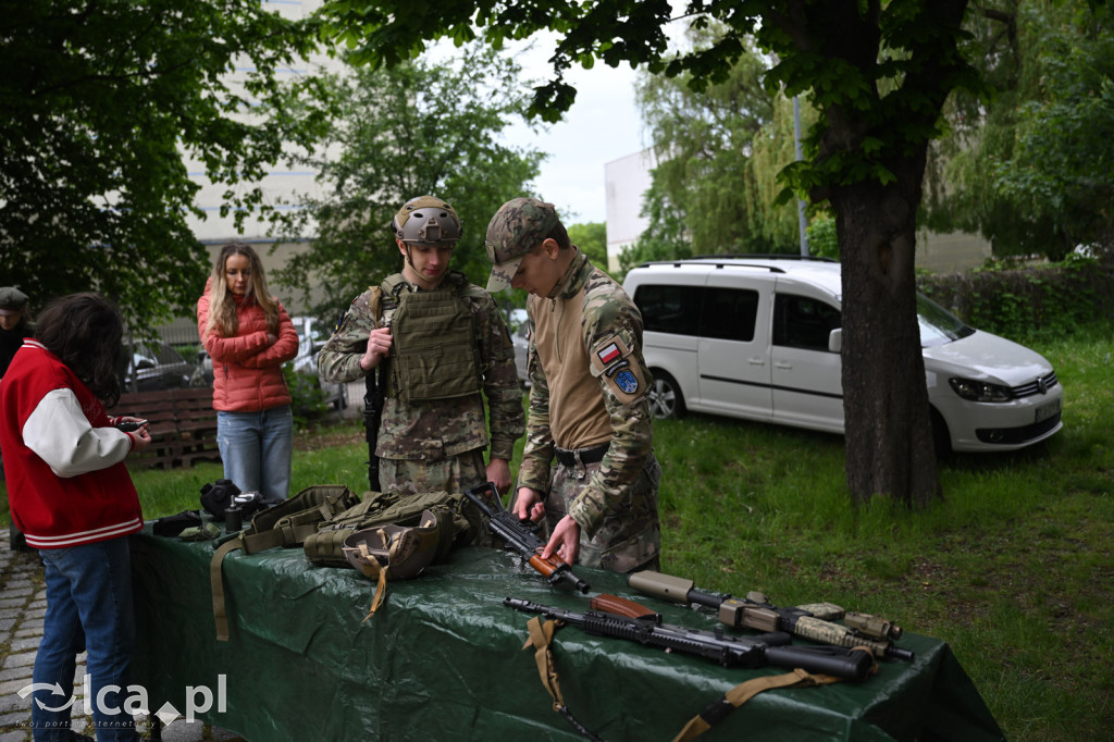 Wojskowy piknik u Zawiszy Czarnego