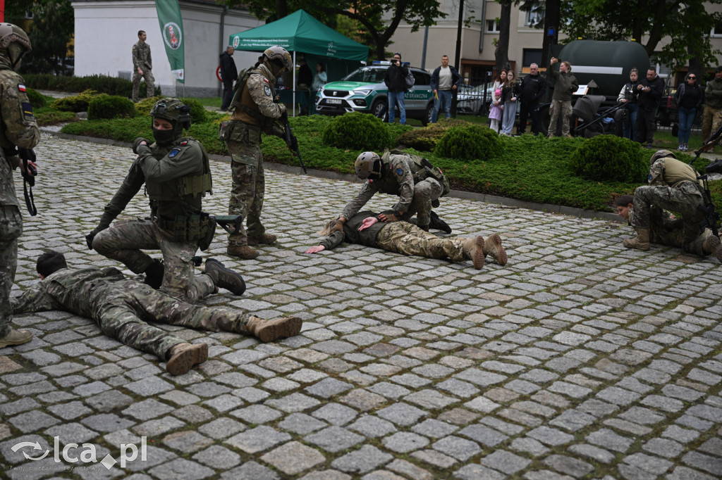 Wojskowy piknik u Zawiszy Czarnego