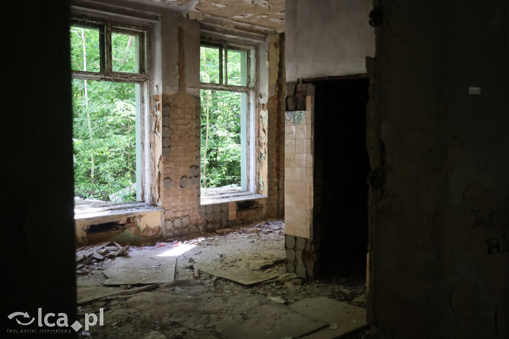 ZAKAZ WSTĘPU czy brama do innego świata?
