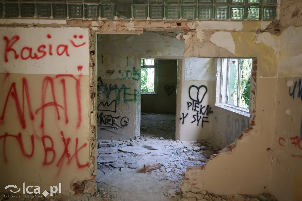 ZAKAZ WSTĘPU czy brama do innego świata?