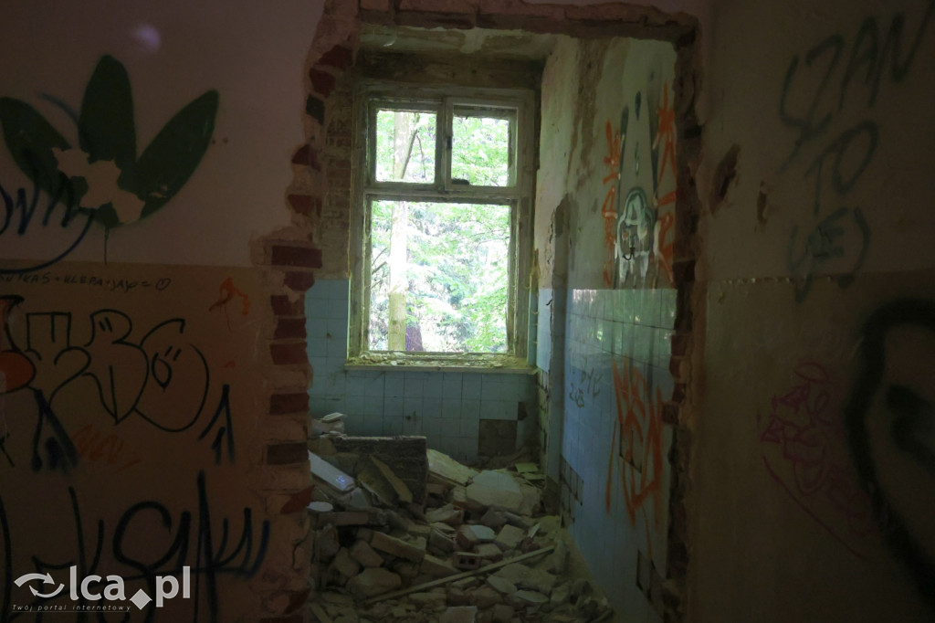 ZAKAZ WSTĘPU czy brama do innego świata?