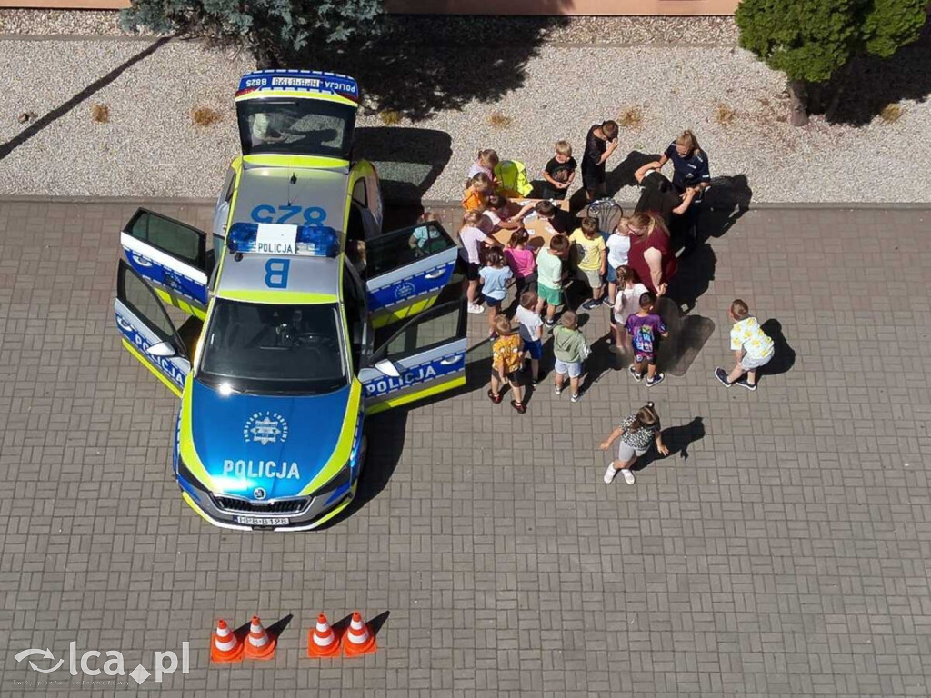 Tak uczniowie poznawali pracę policjantów