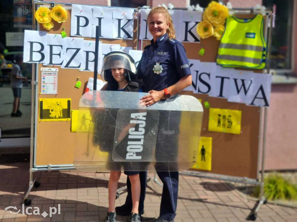 Tak uczniowie poznawali pracę policjantów