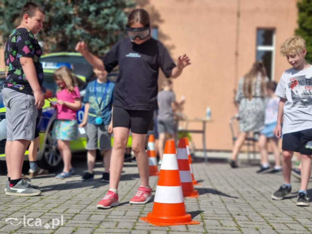 Tak uczniowie poznawali pracę policjantów
