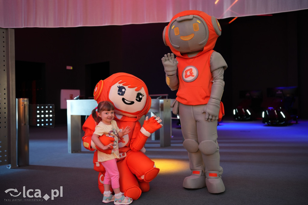 Loty, VR i światowa premiera w Querionie