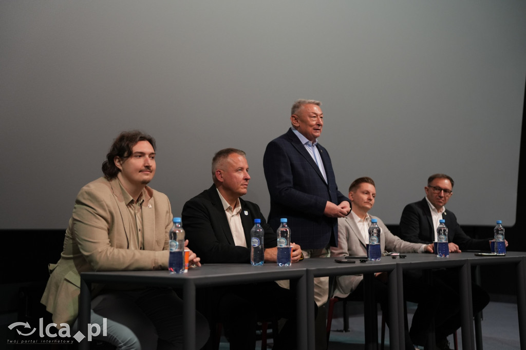 Loty, VR i światowa premiera w Querionie