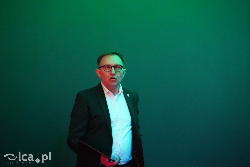 Loty, VR i światowa premiera w Querionie