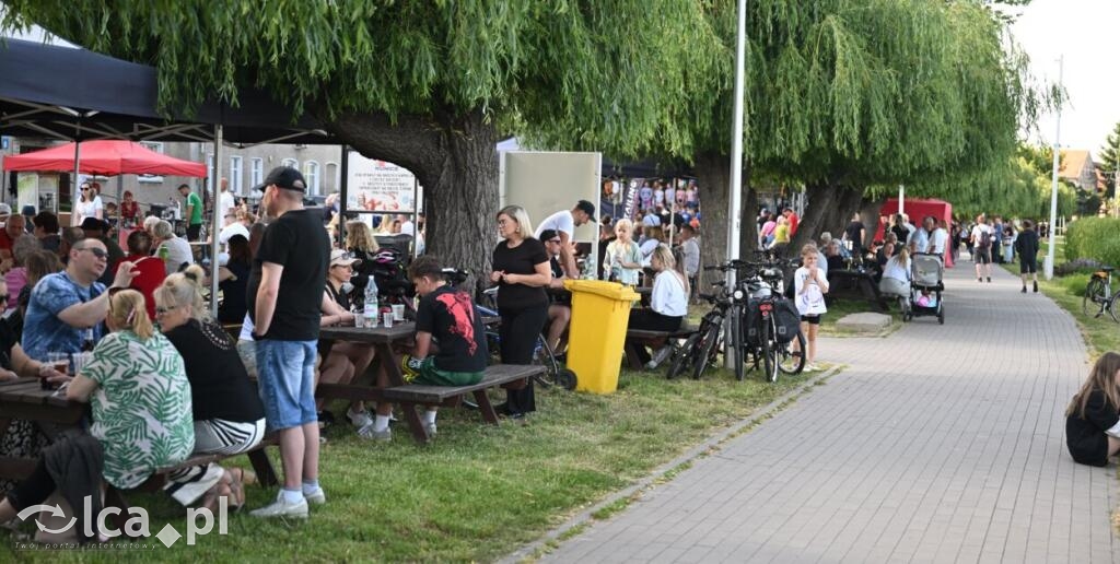 Tłumy nad Jeziorem Kunickim